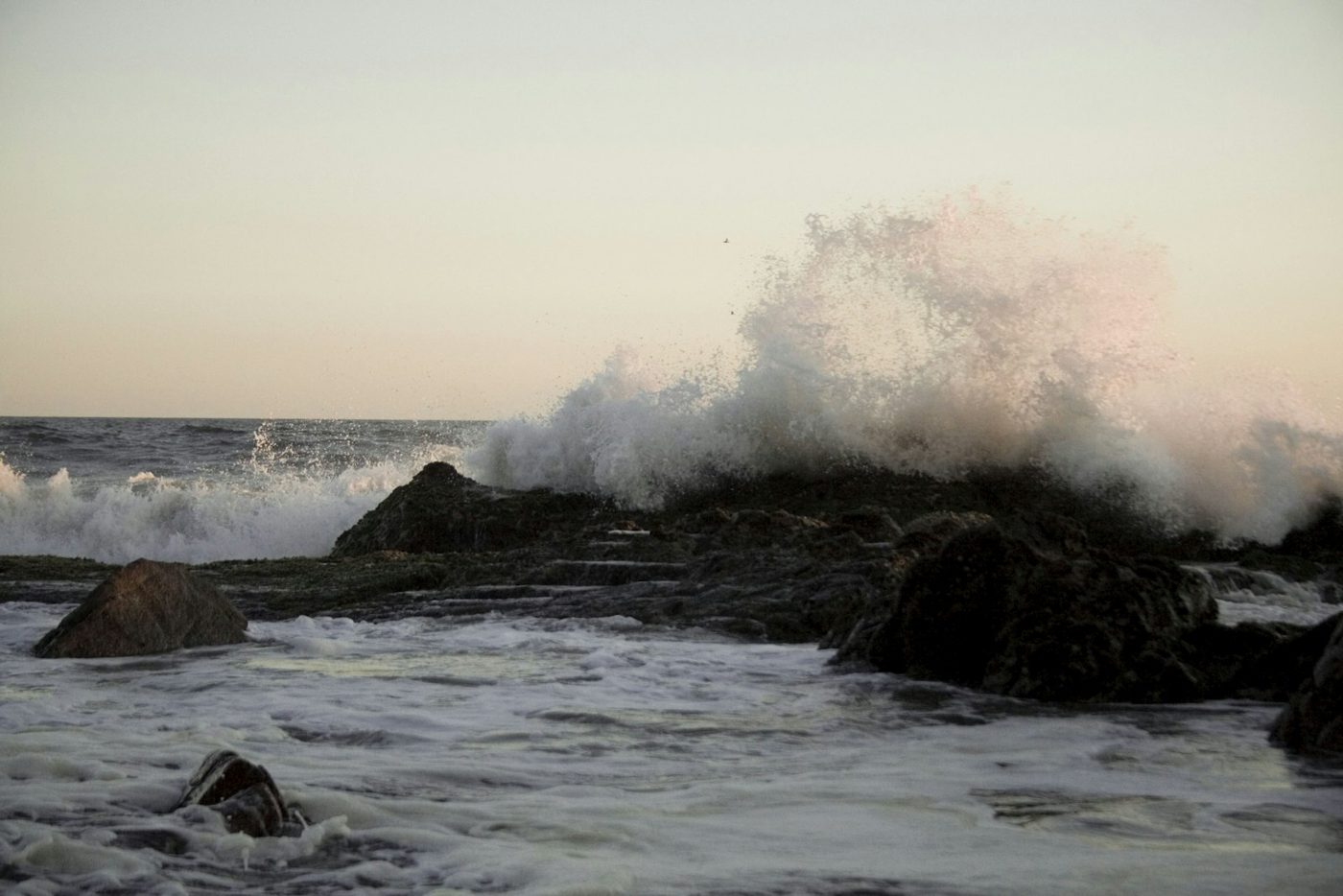 Regional photograph — waves breaking at Playa Ventura, Guerrero, Mexico.